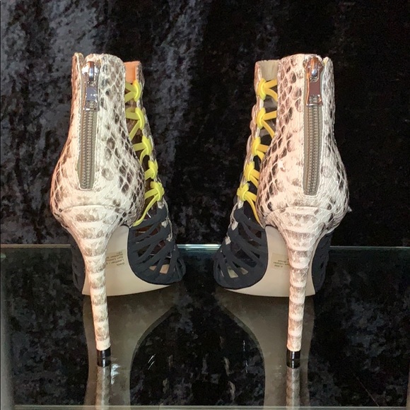 Steve Madden Sleik Sandals zip up Snakeskin 6 1/2 - Picture 7 of 16